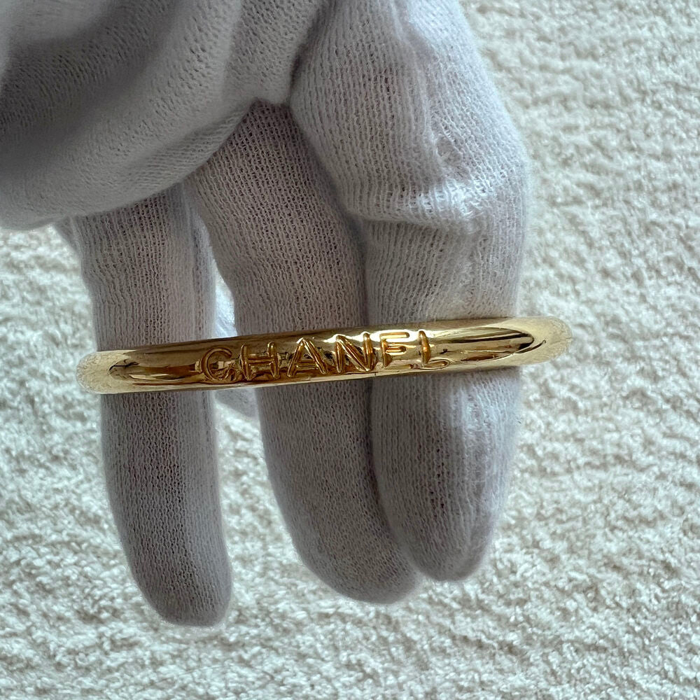 CHANEL VINTAGE LOGO BANGLE