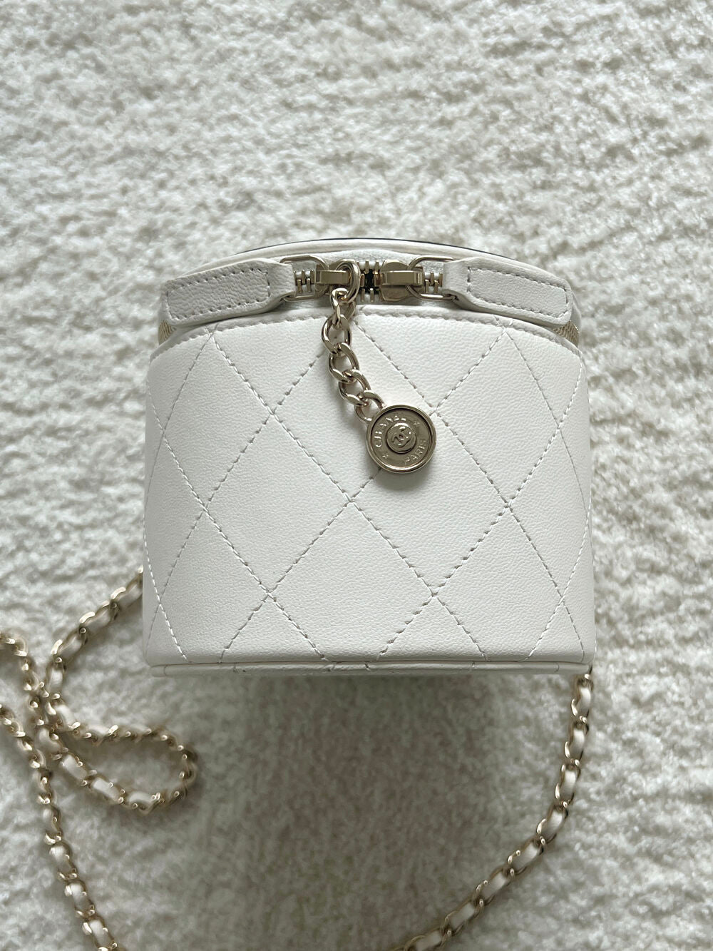 CHANEL CC LOGO VANITY CROSSBODY BAG