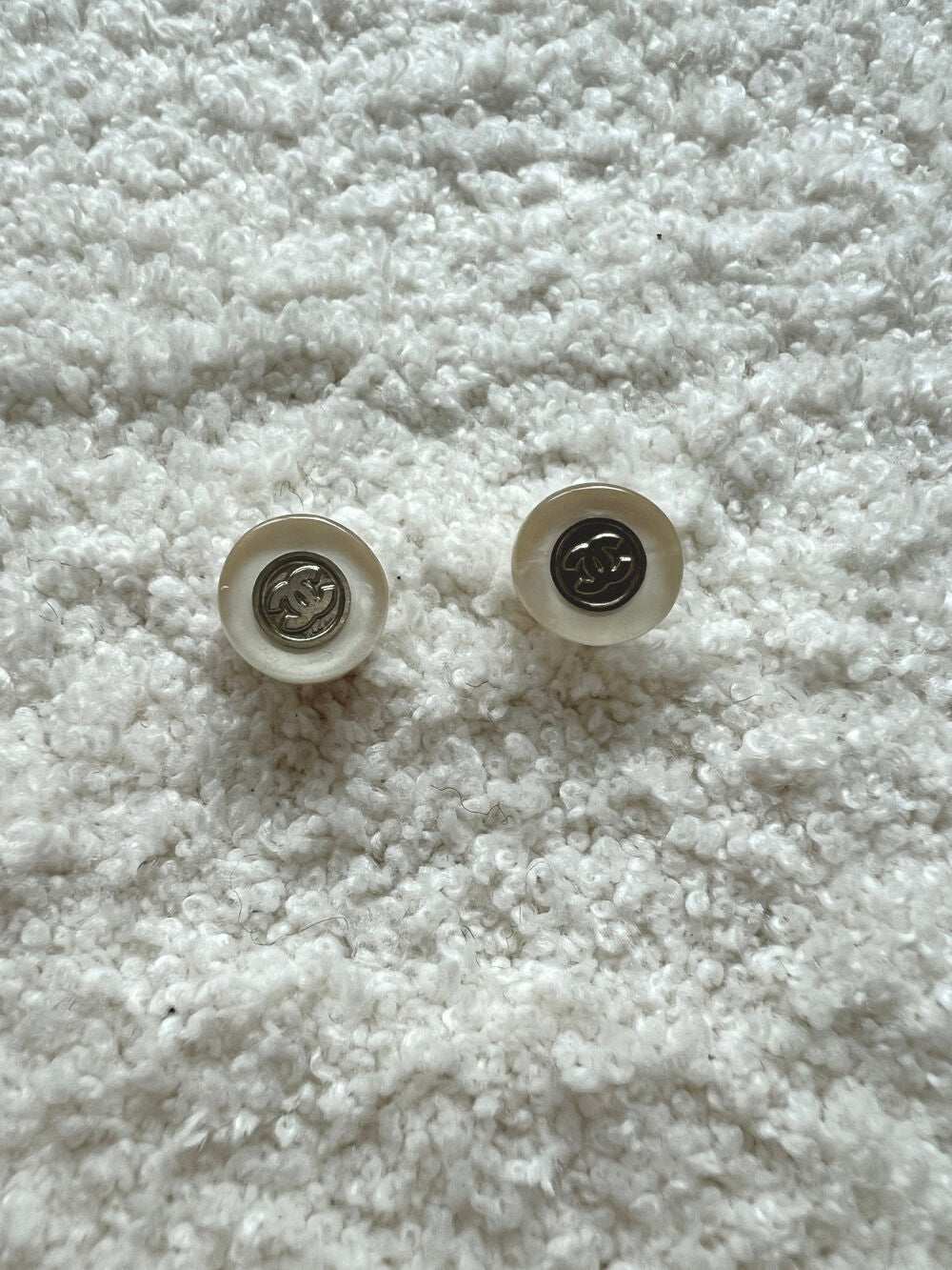 CHANEL NEUTRAL ROUND EARRING