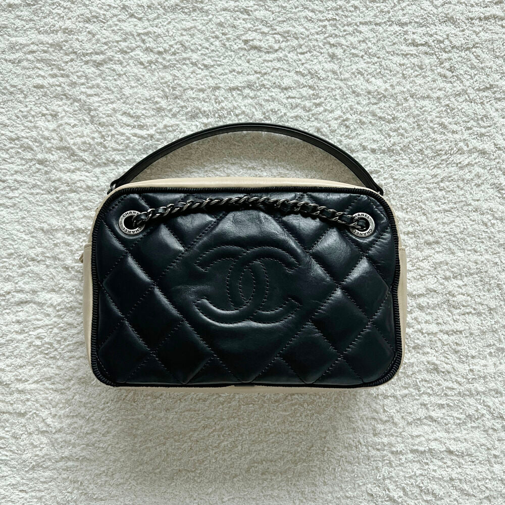 CHANEL BALLERINE CAMERA BAG