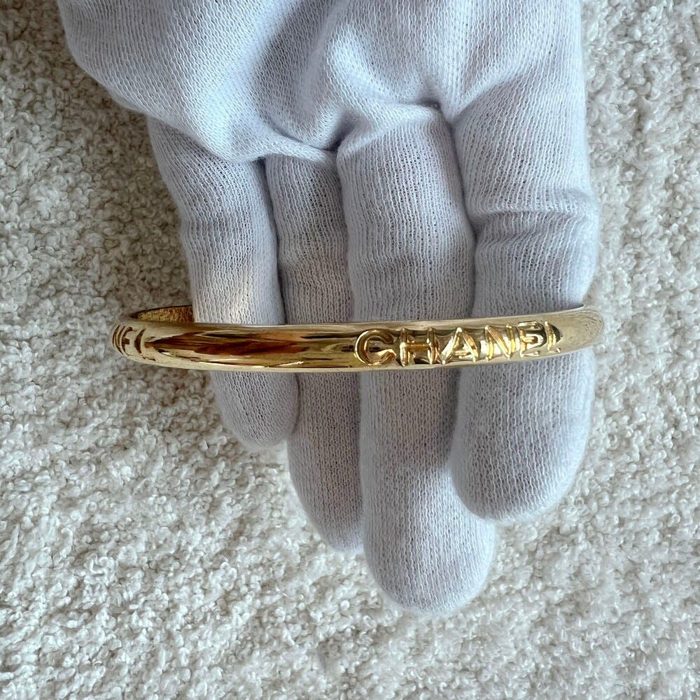 CHANEL VINTAGE LOGO BANGLE