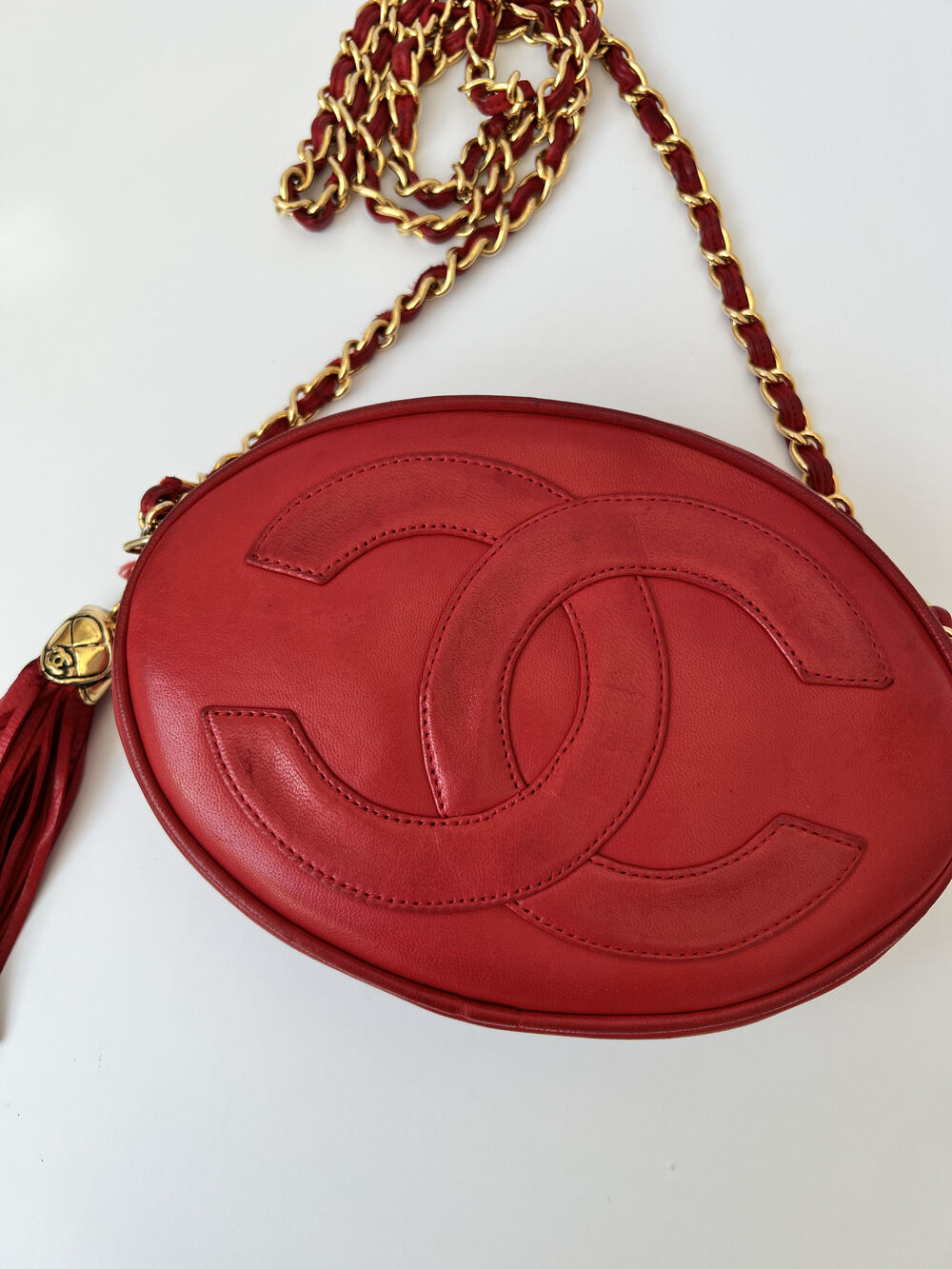 CHANEL TASSEL OVAL CROSSBODY CHAIN BAG