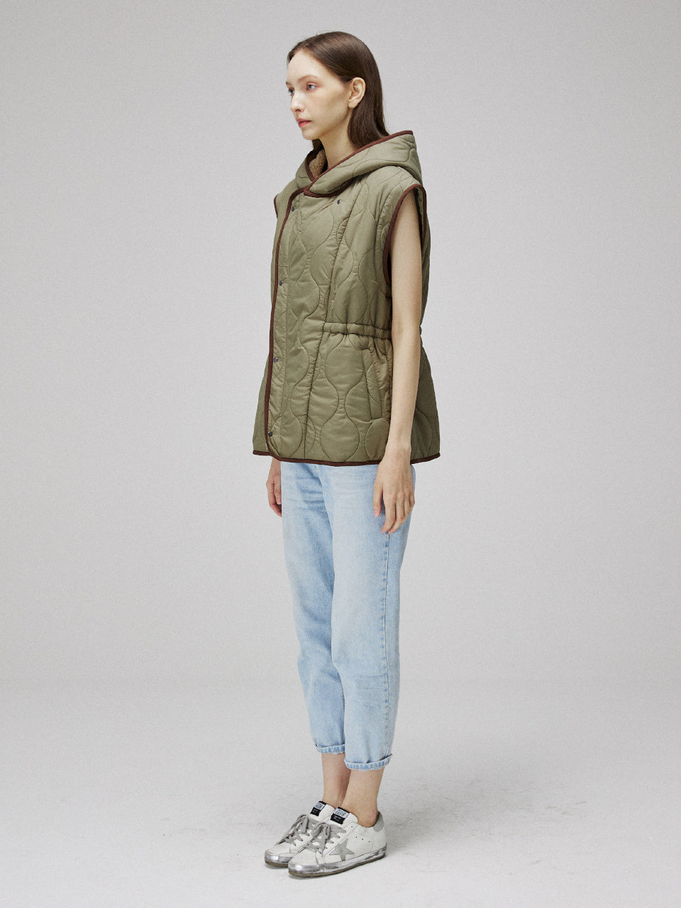 MMAM QUILTING OFF SLEEVE HOODED HALF COAT 