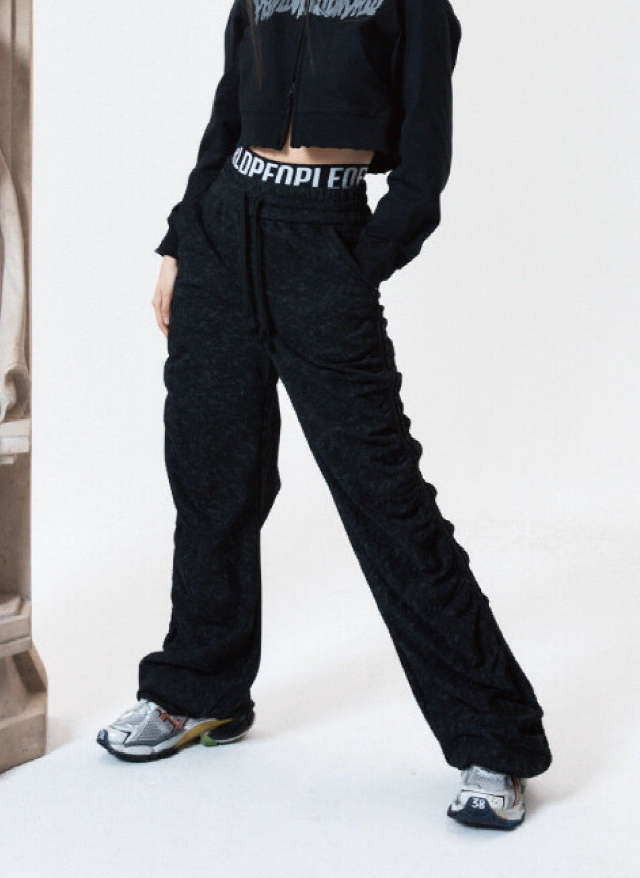 PEOPLE OF THE WORLD SHIRRING WIDE BANDED PANTS BLACK