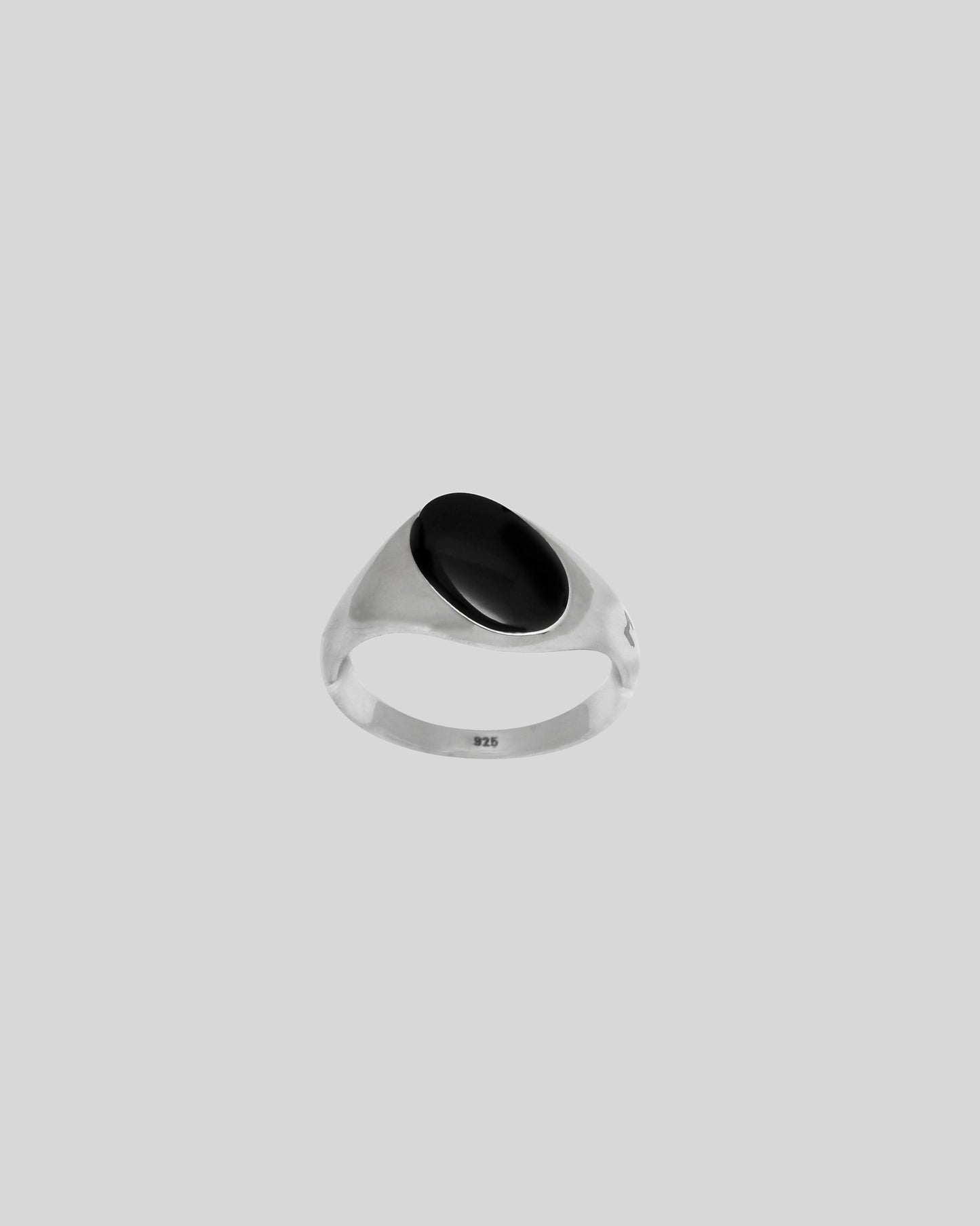 MELT_ TWISTED SIGNET 101- BLACK ONYX